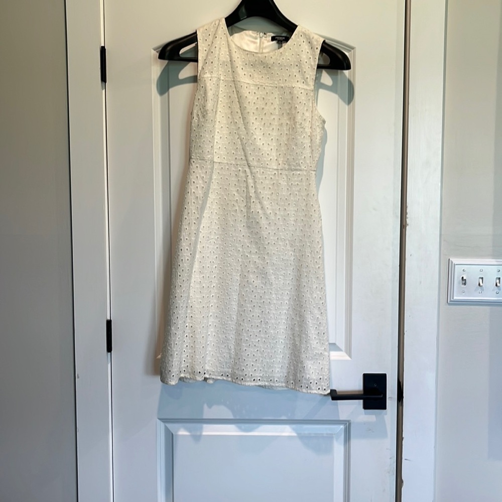Womens sleeveless mid length dress